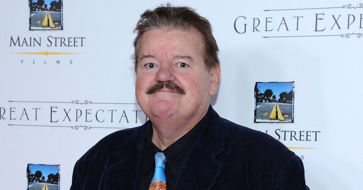 Beloved ‘Harry Potter’ Star Robbie Coltrane Dead At 72